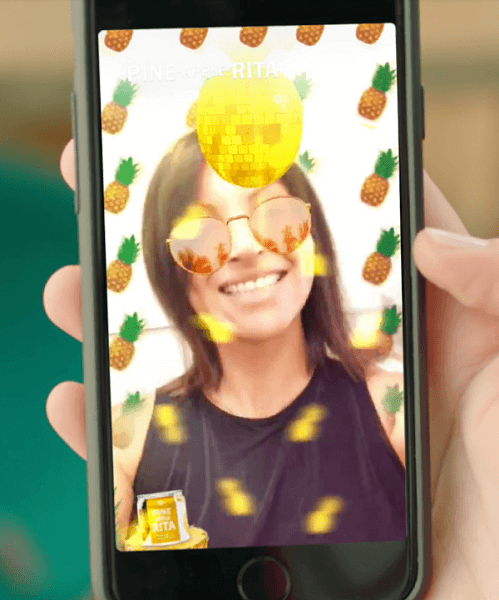 Annonsører kan nå kjøre og administrere sine egne AR-reklamekampanjer sammen med Snap Ads, Story Ads og Filters direkte fra Snapchats selvbetjeningsverktøy.