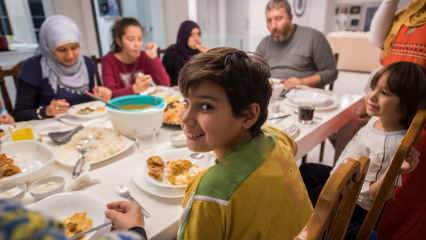 Uunnværlig skikk av sahur og iftarer holdt med familier i Ramadan