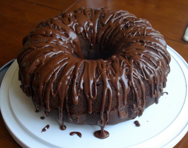 Den enkleste sjokoladekakeoppskriften! Hvordan lage en sjokoladekake? Sjokoladekake med mindre pålegg