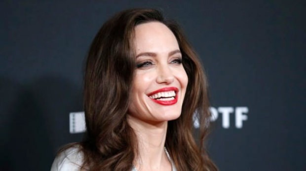 Angelina Jolie kunngjorde at hun ønsket å bli begravelsesdirektør!