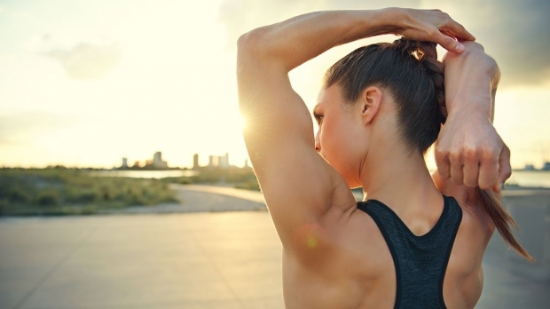 Øvelser for å holde ryggen rett! Hvordan går fett tilbake? Ryggbevegelser med kjevle