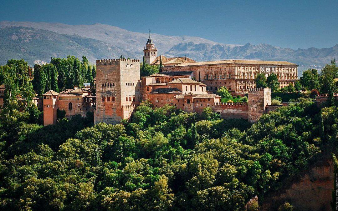 Hvor er Alhambra-palasset? I hvilket land ligger Alhambra-palasset? Legenden om Alhambra-palasset