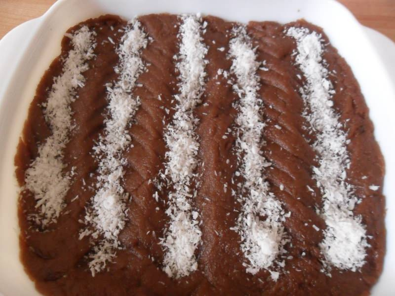 Hvordan lage den enkleste sjokolademelhalvaen? Full-flavored Chocolate Flour Halva