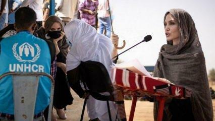 Angelina Jolie besøker flyktningeleir