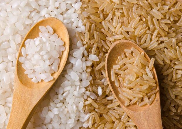 Brun ris med hvit ris