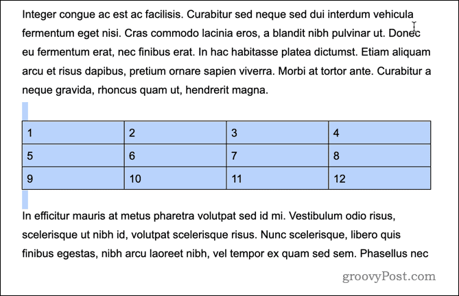 Et eksempel på en flyttet tabell i Google Dokumenter