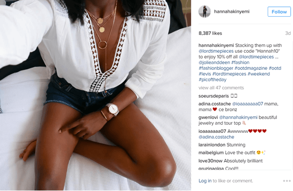 Model Hannah Akinyemi har en klokke fra Lord Timepieces sammen med en rabattkode på Instagram.