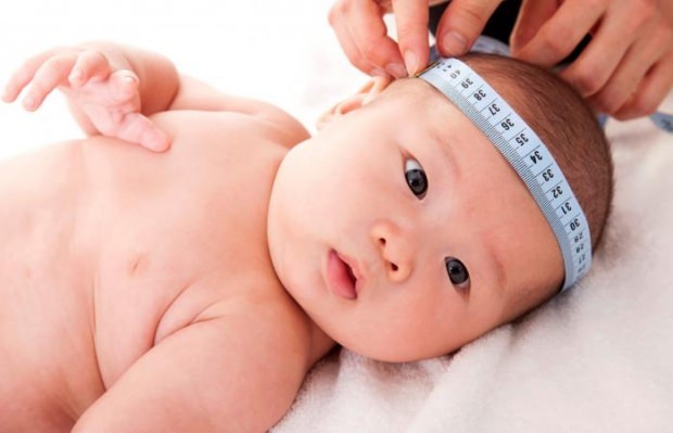 Hvordan måle hodeomkretsen til babyer